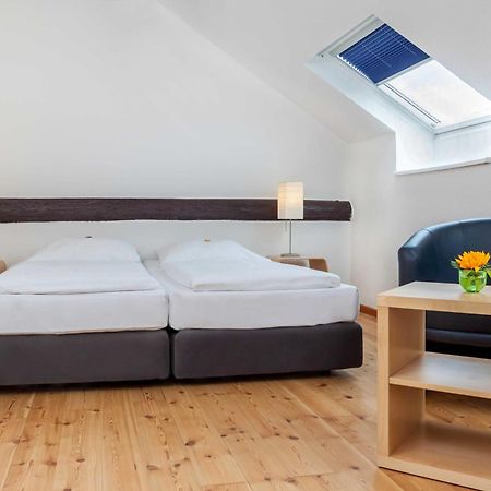 ホテル ツゥウェイリンデン メッケンハイム 部屋 写真